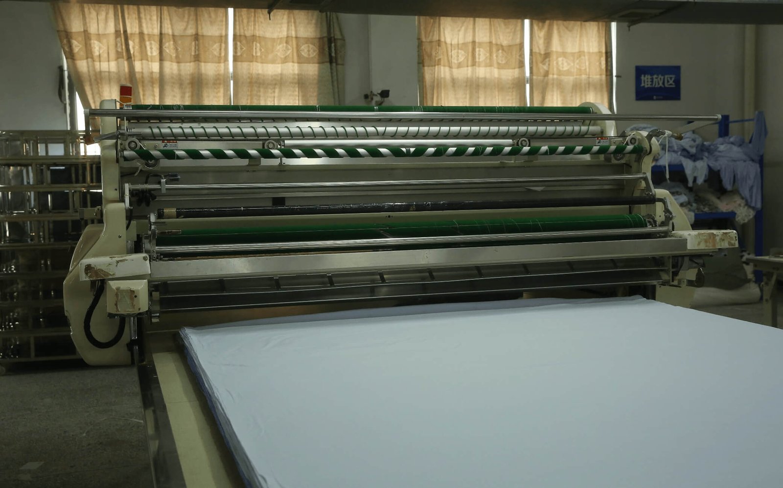 Automatic fabric cutting machine at AINIAN