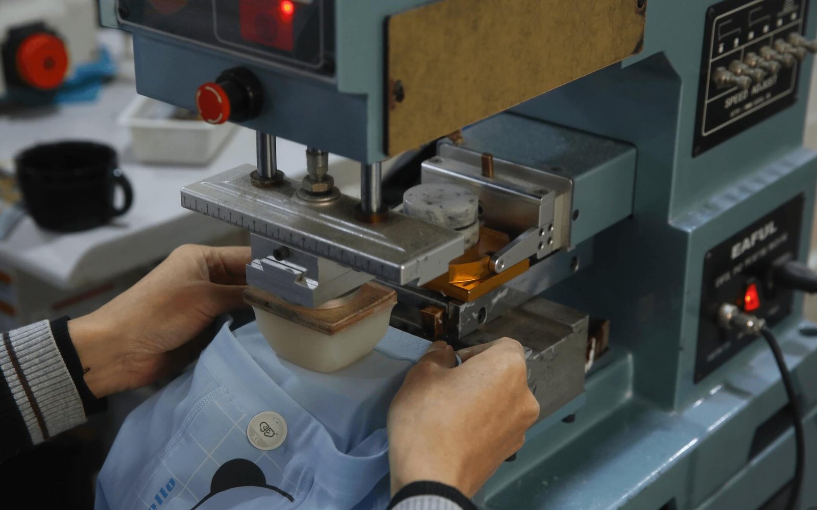 Tagless label printing machine at AINIAN